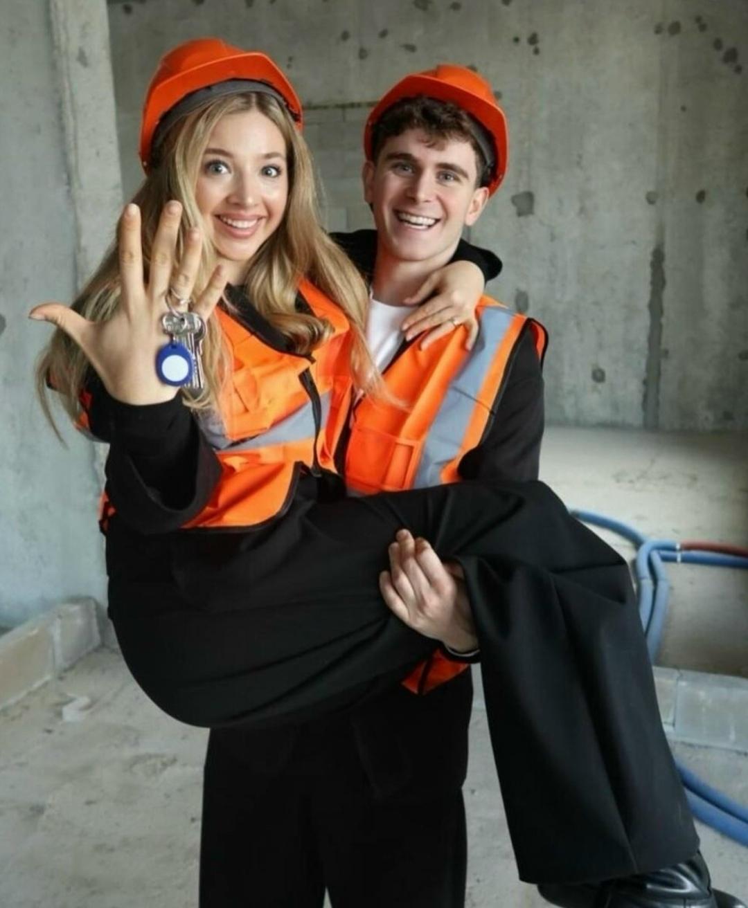 Аня Покров и Артур Бабич купили первую совместную квартиру в Москве! Это важный и долгожданный шаг в их жизни.