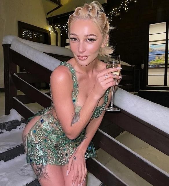 Настя Ивлеева оплакивает свои былые формы: после похудения на 17 килограммов её ягодицы потеряли объем и упругость