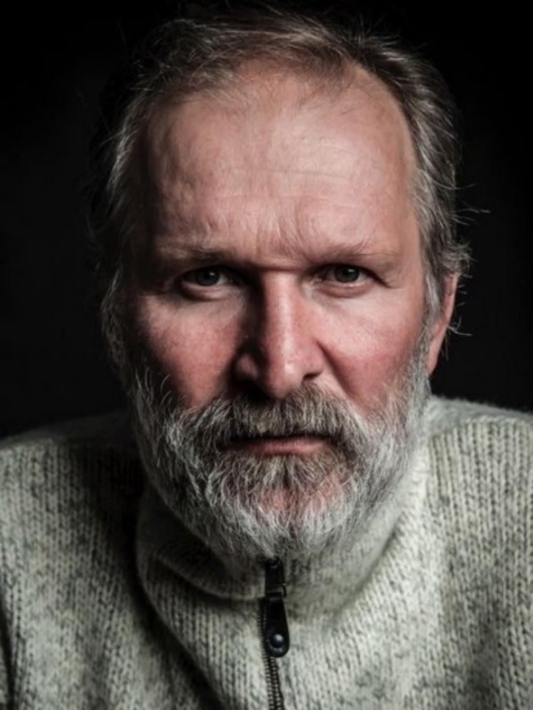 Когда мы с женой расписывались, все спрашивали: «Вы что, ждёте ребёнка?» А мы — нет.