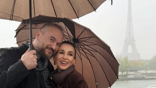 Анфиса Чехова взяла с собой в Париж бывшую жену своего мужа.