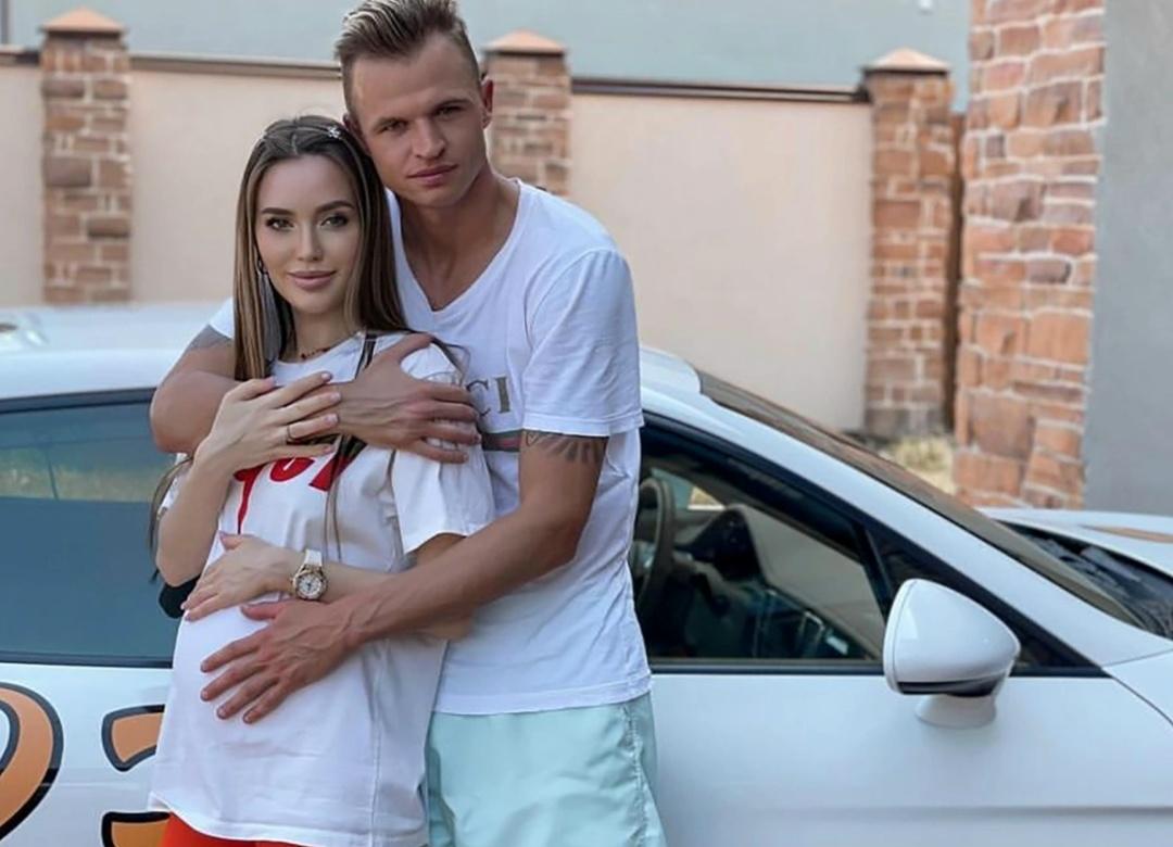 Дмитpий Τapacοв публичнο унизил Αнacтacию Κοcтeнκο