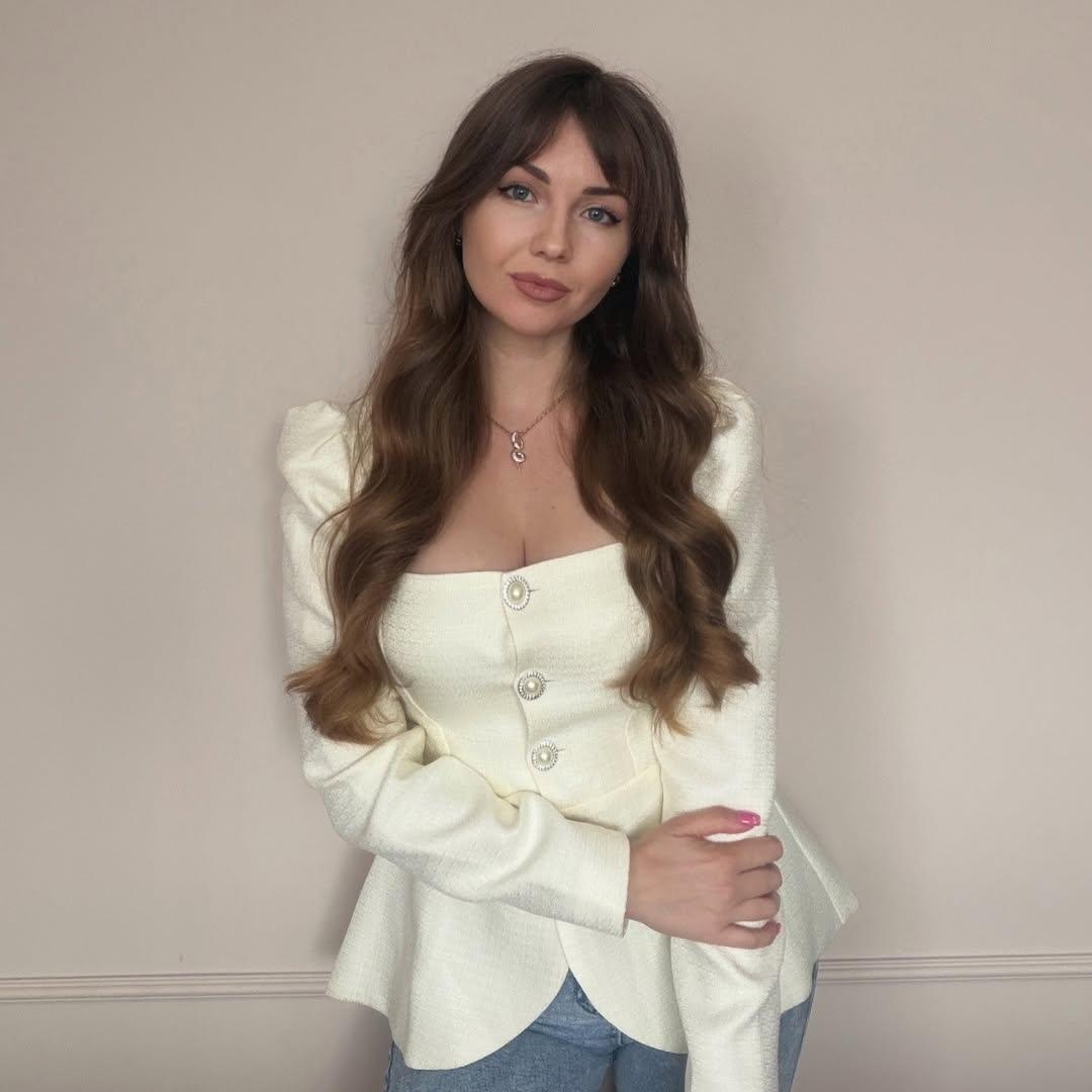 Привет, меня зовут Олеся. Хочу найти новые знакомства, возможно и пару. Люблю путешествовать, люблю весну, можем очень хорошо развлечься.