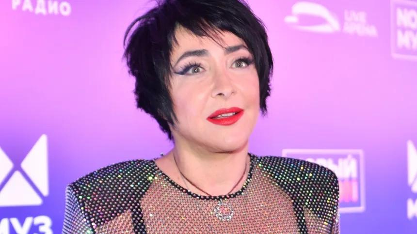 Лолита прокомментировала слухи о своих пластических операциях: «Я не исчезала никуда».