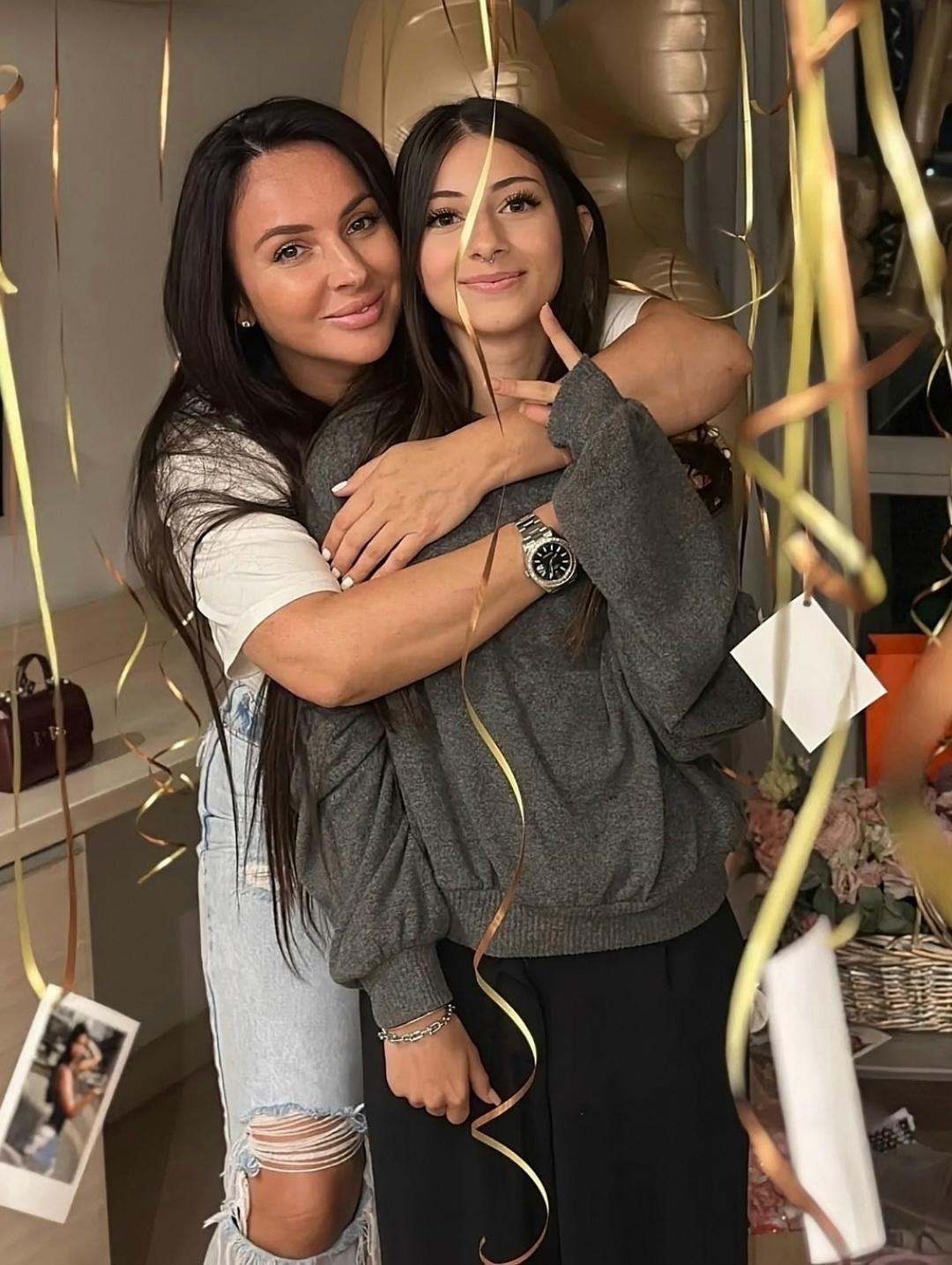 Разгорелась странная волна критики в адрес 13-летней Эстеллы Галустян 💔