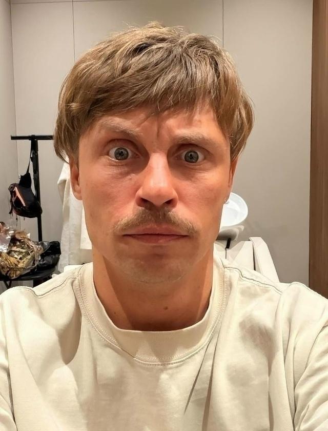 Александр Головин, которому 37 лет и которого зрители знают по роли молодого кадета Макарова, признался, что только после вступления в брак он почувствовал настоящее счастье.