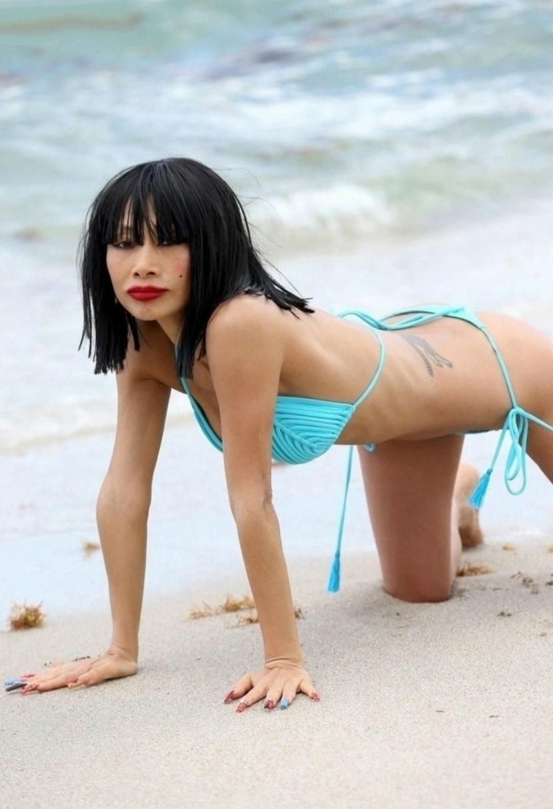 Та самая из "Такси" — неподражаемая Бай Лин! Голливудская актриса, которая покорила сердца миллионов своим талантом и харизмой, сегодня наслаждается жизнью в свои 56 лет.