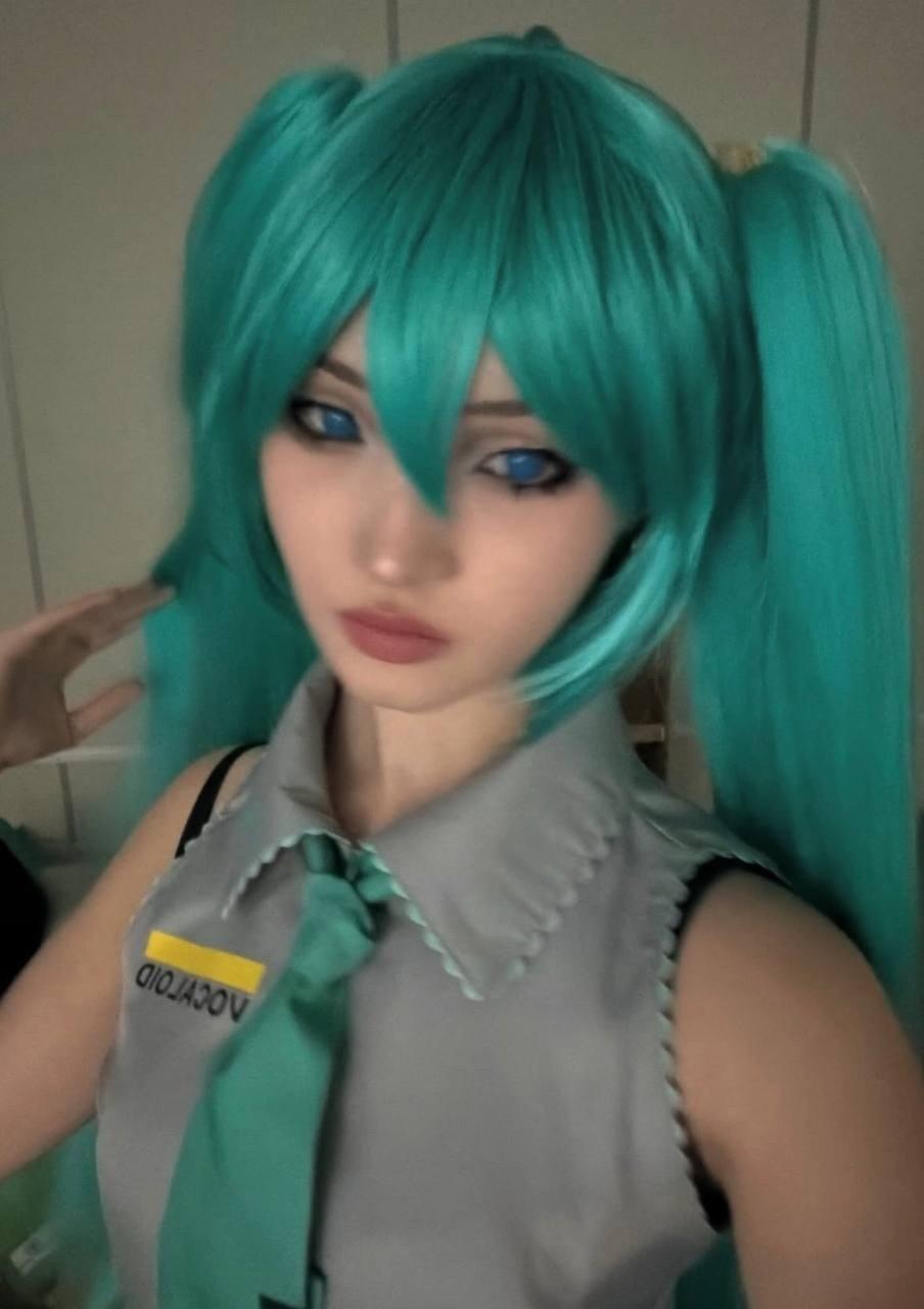 Карина Каррамбейби воплотила образ Мику в косплее