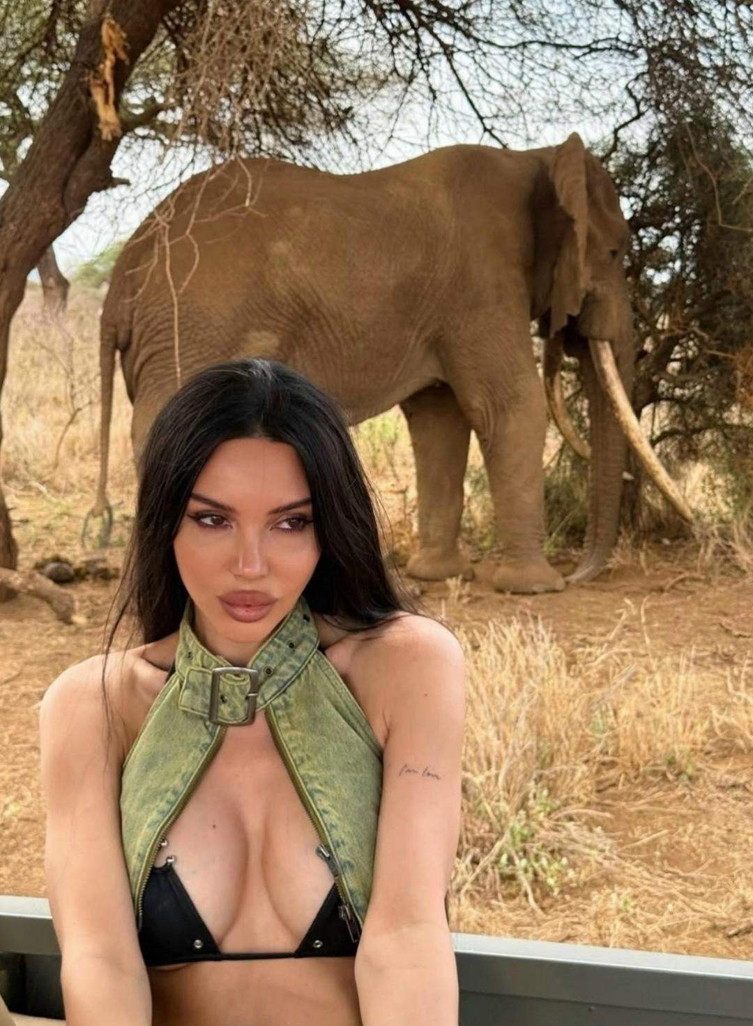 Оксана Самойлова устроила фотосессию в африканском стиле 🔥