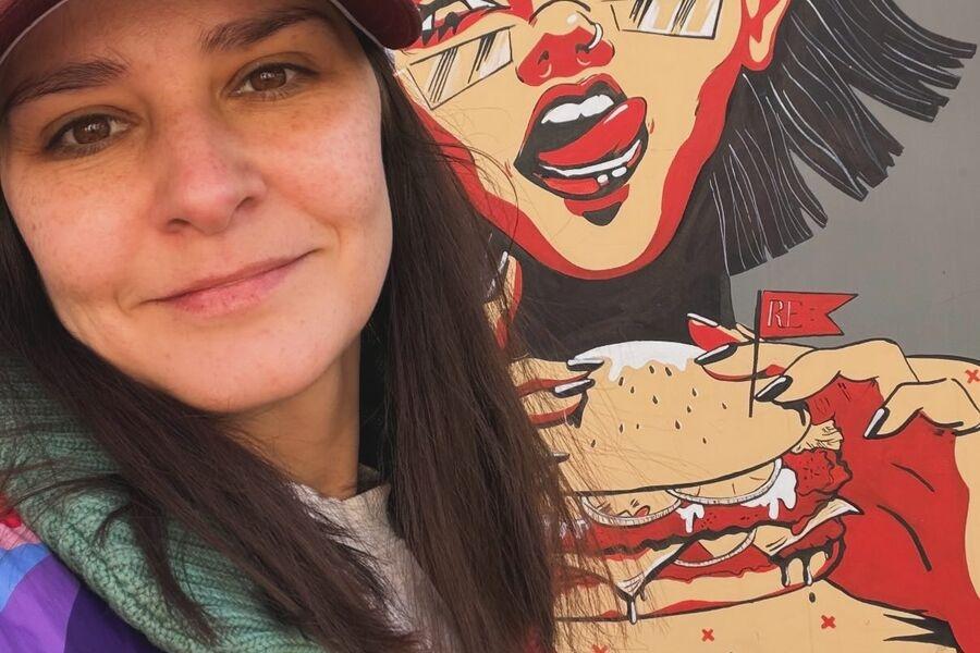 Глафира Тарханова показала селфи без макияжа.