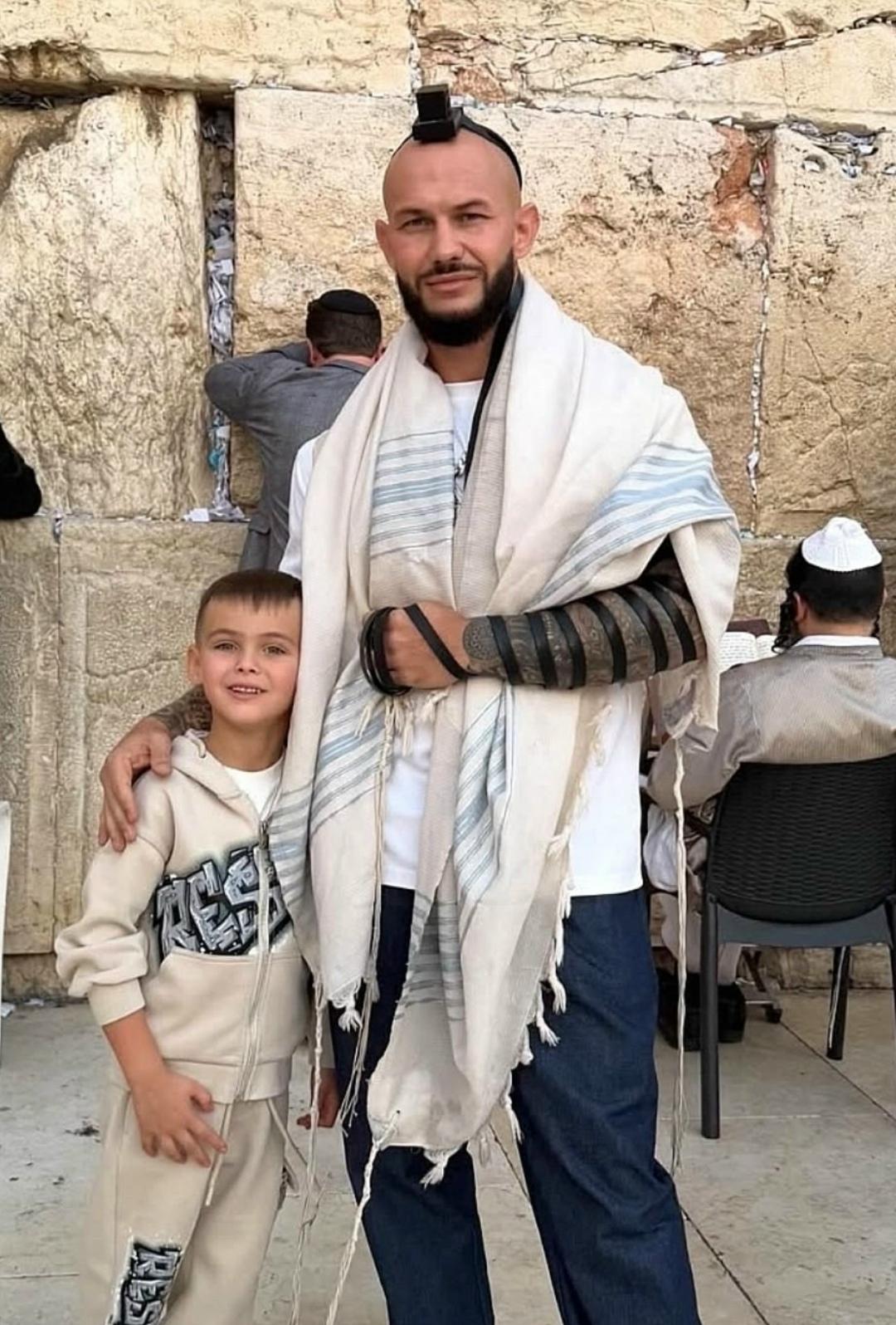 По Джигану заметно, насколько сильно он переживает, и как серьезно на этот раз настроена на развод его жена Оксана Самойлова.💔