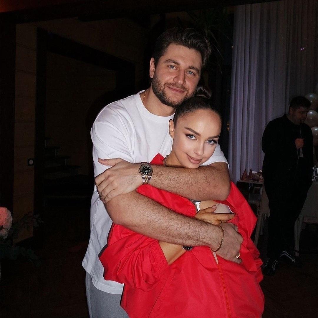 DAVA поделился своим мнением о возвращении Мари Краймбрери на сцену после рождения ребёнка.