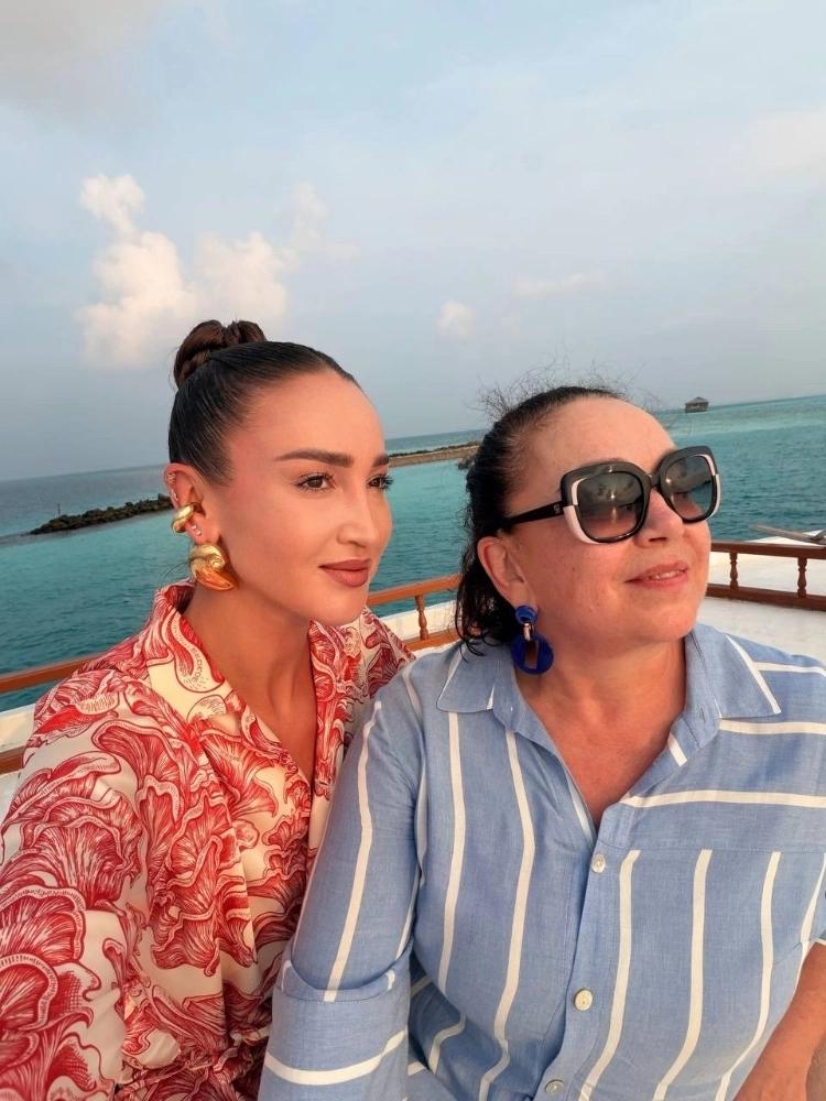 Ольга Бузова трогательно поздравила маму с днём рождения