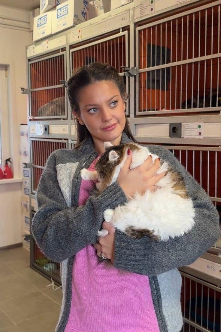 Дилара оказала помощь приюту для животных