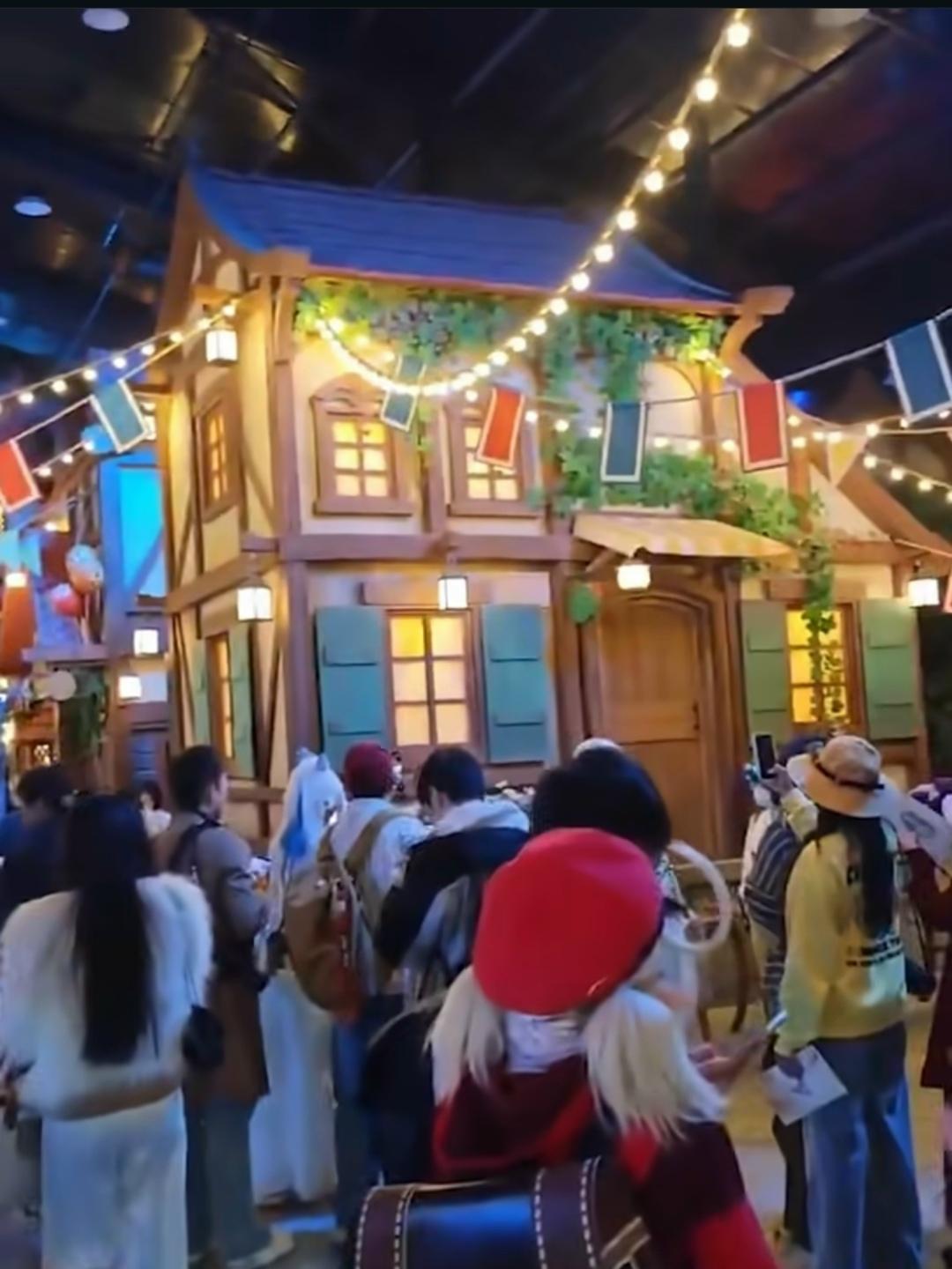 В Китае начала функционировать иммерсивная площадка Genshin Impact, воспроизводящая Мондштадт в мельчайших деталях.