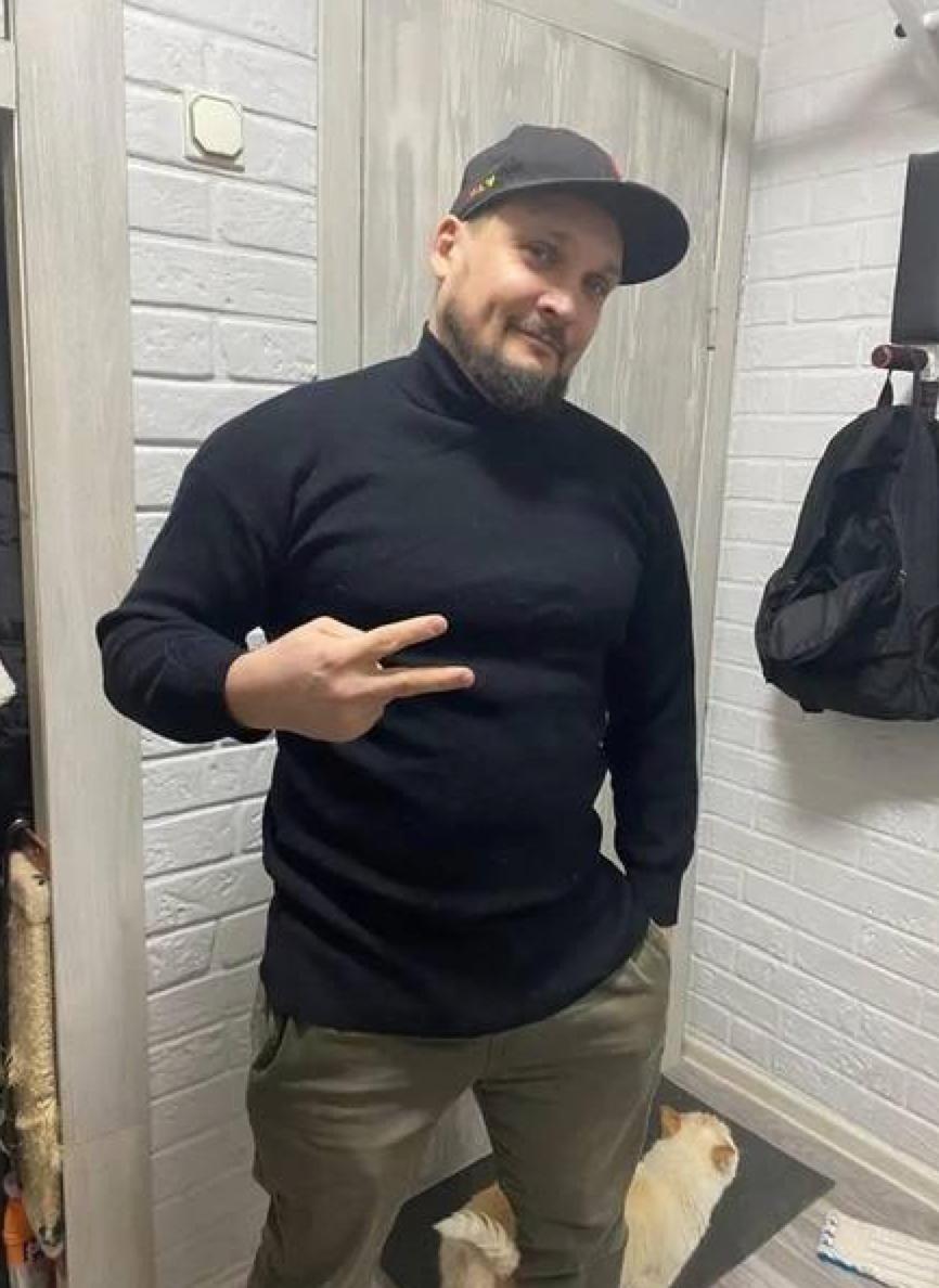 «Где такой классный свитер купил».