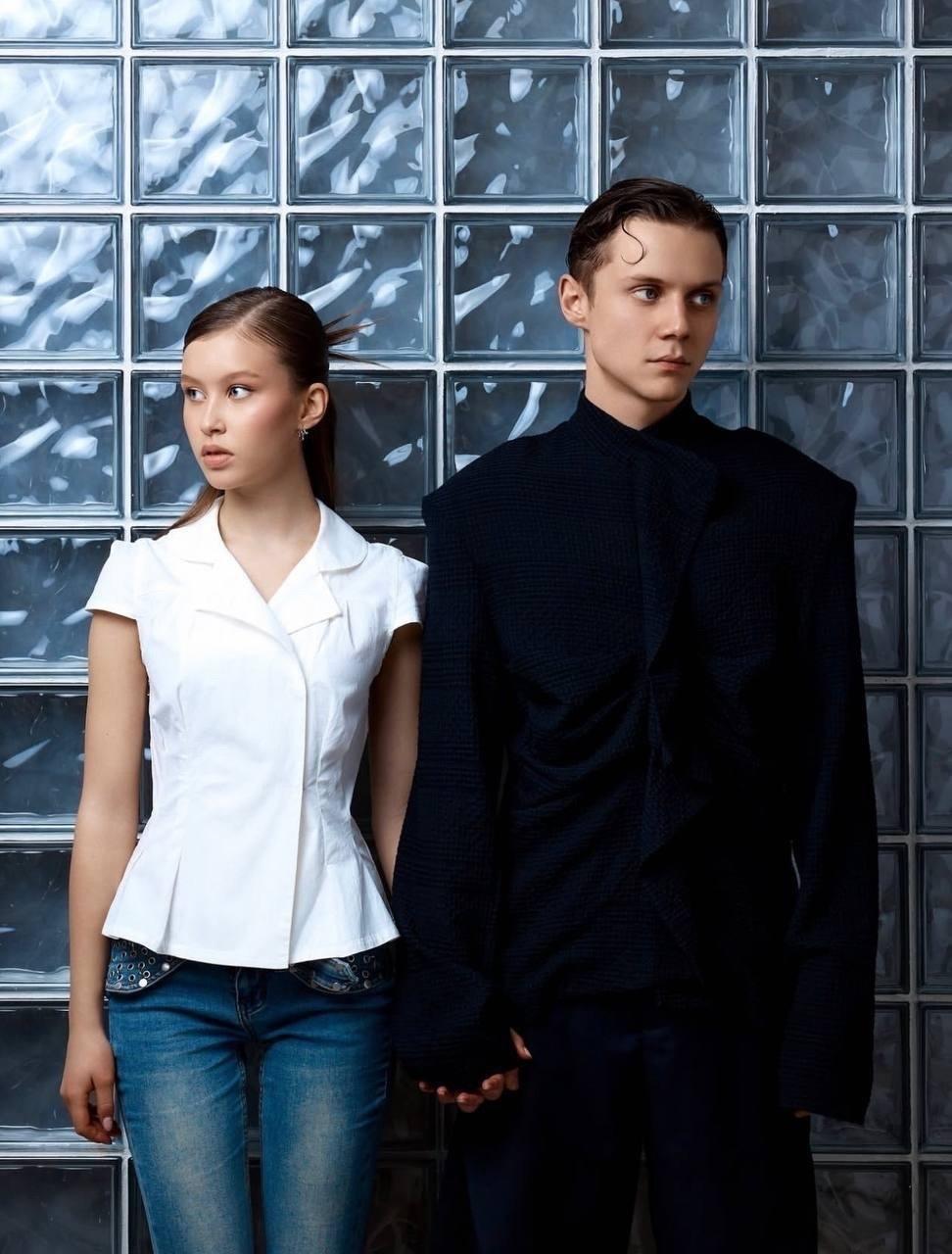 Ваня Дмитриенко вместе с Аней Пересильд продемонстрировали свежую фотосессию.