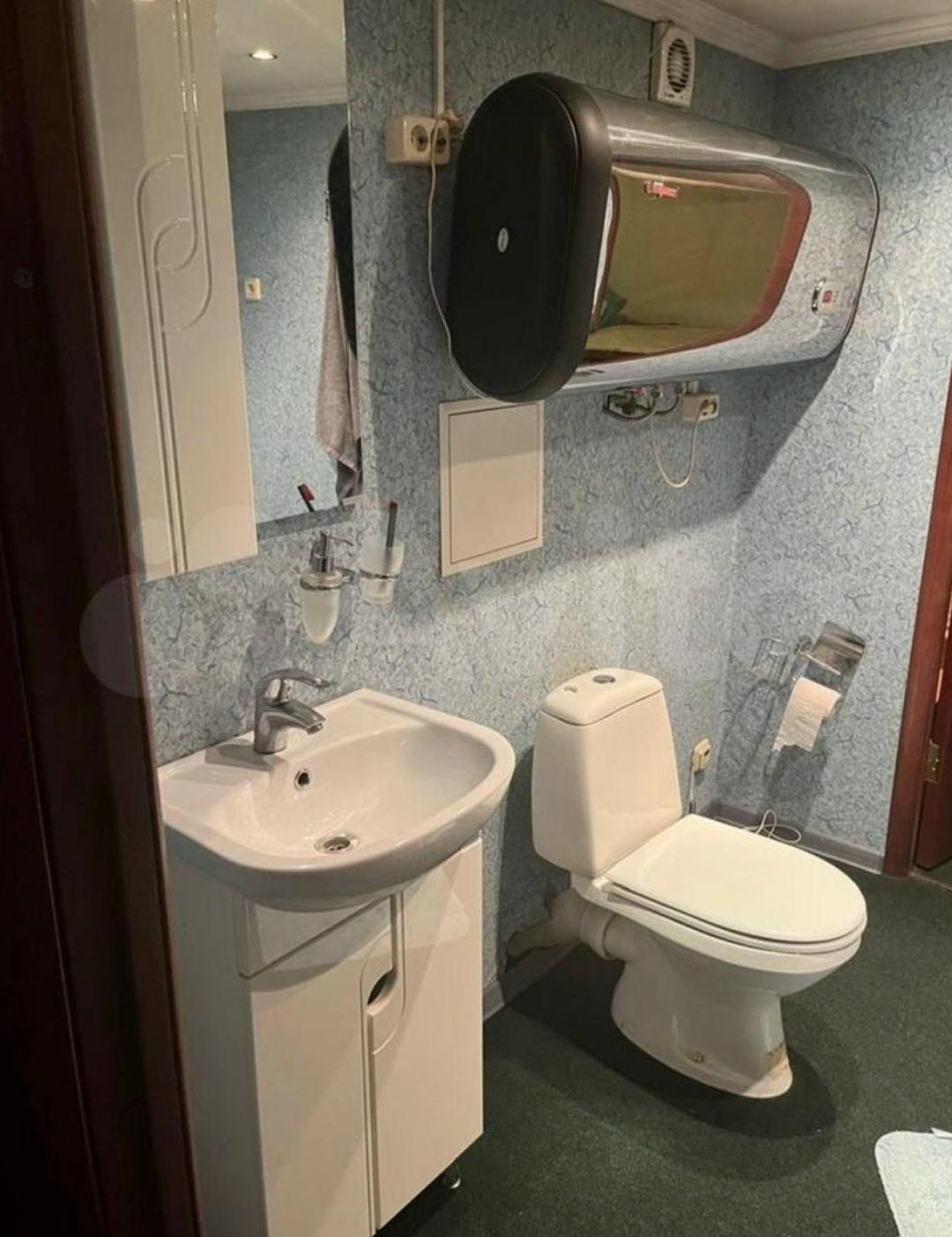 В Москве продаётся замечательный гараж с двумя спальнями и собственной сауной.