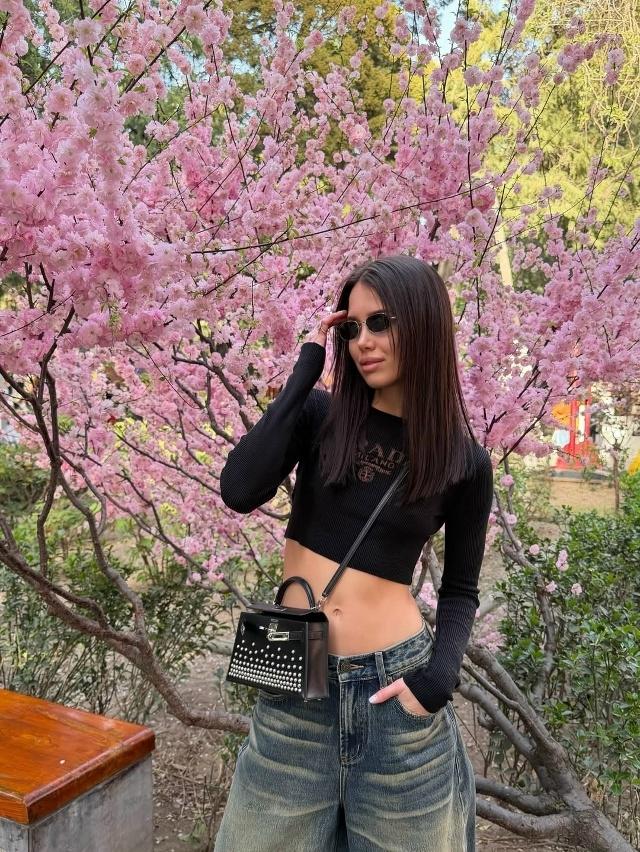 Аврора Киба намекнула, что бросила учёбу за границей.