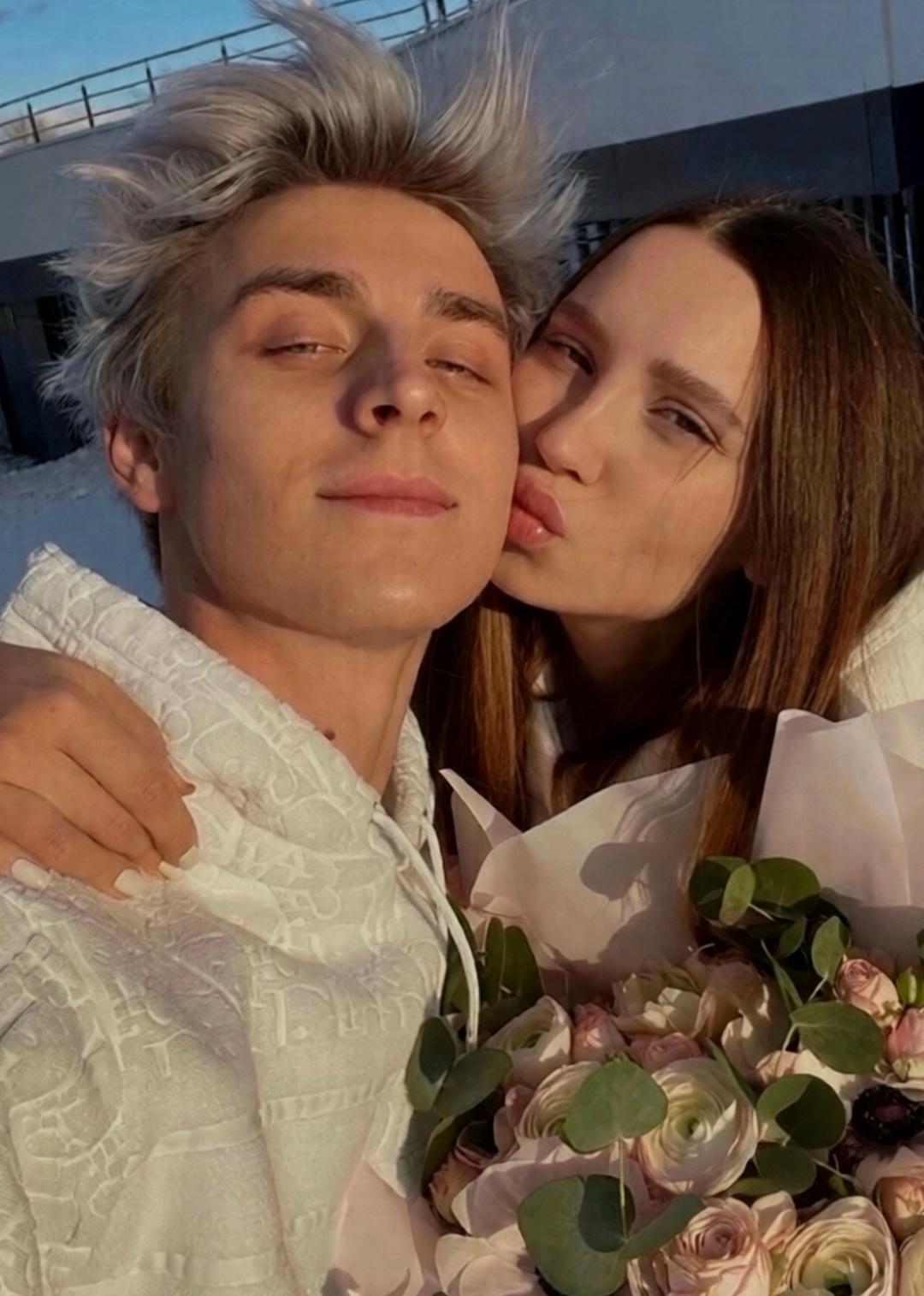 Юля Годунова все еще не убрала фотографии Влада со стен!