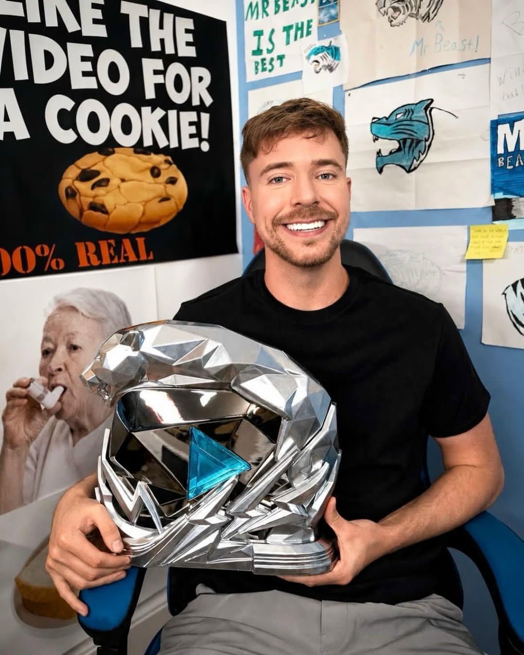 YouTube каждый раз придумывает новую награду для MrBeast