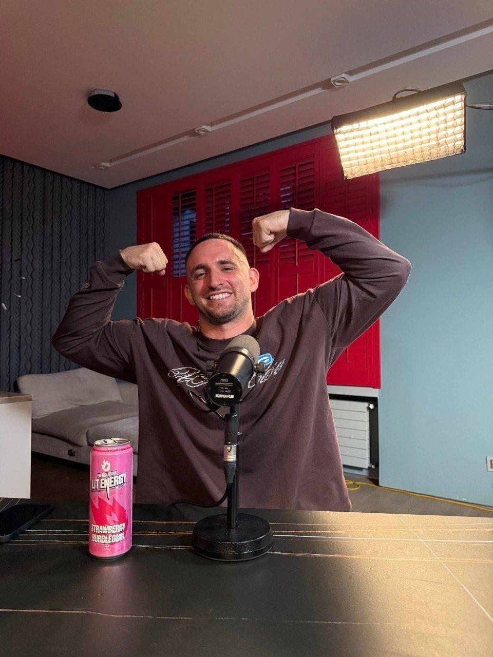 Миша Литвин вновь получил доступ к своему аккаунту и отверг все обвинения в мошенничестве.