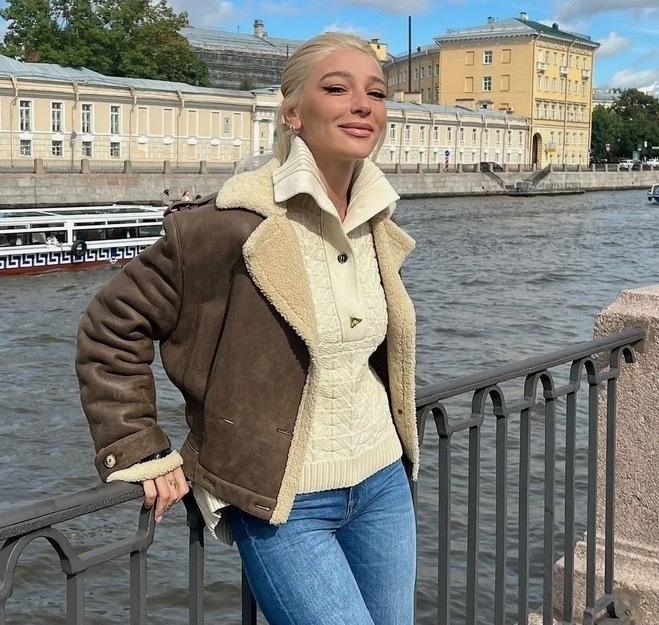 Настя Ивлеева вместе с мужем срочно распродают своё имущество. 35-летняя блогер и её супруг, бизнесмен Филипп Бегак, в срочном порядке избавляются от недвижимости.