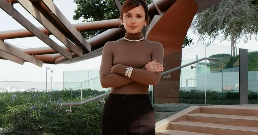 Блогер Дина Саева вышла на связь после очередной пластической операции.