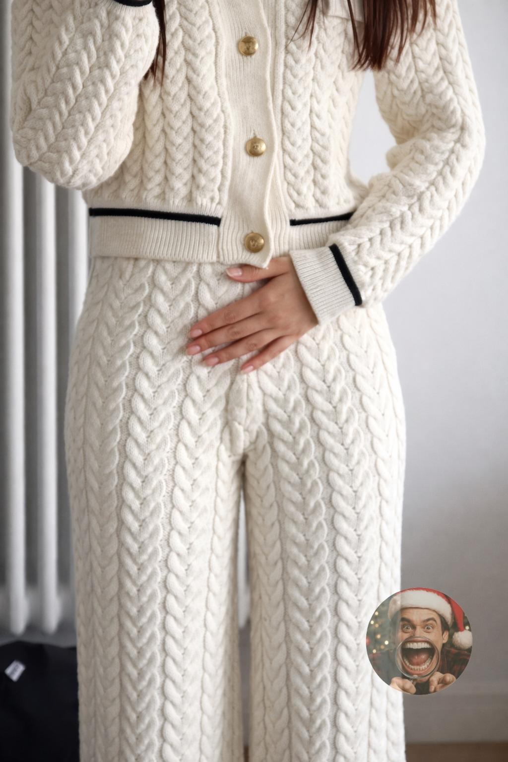 Бренд женской одежды выпустил костюм с вязаными... половыми губами.