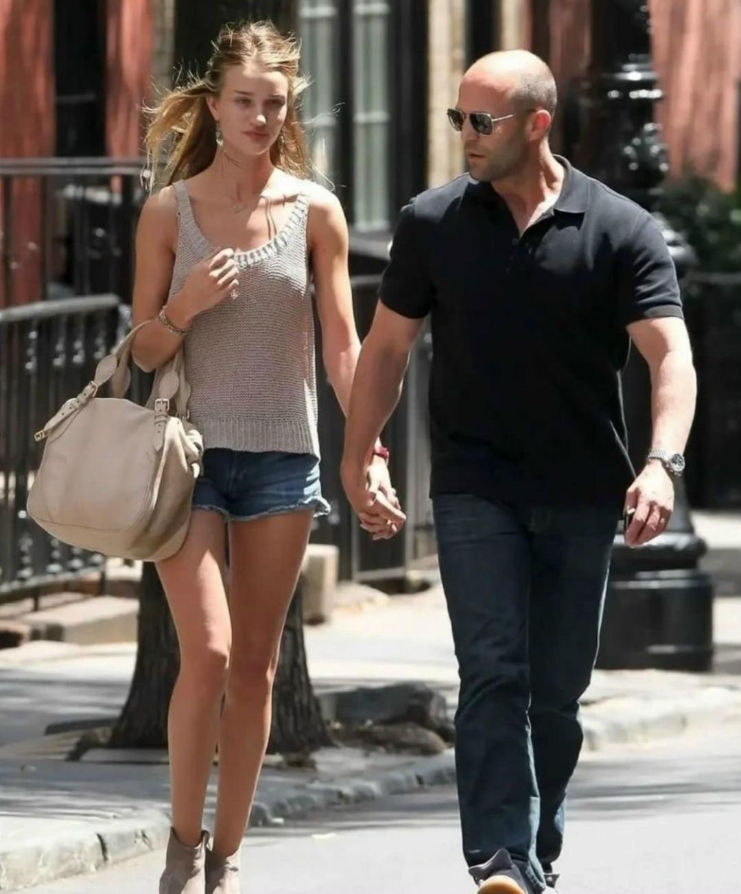 Роузи Хантингтон-Уайтли и Джейсон Стэйтем, когда они только начинали встречаться.