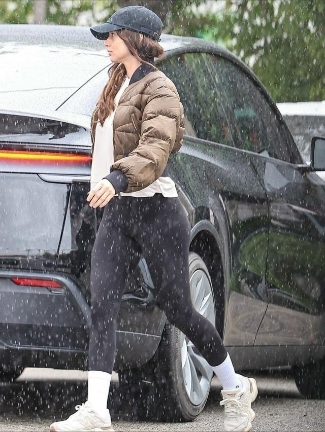 Ещe довольно таки симпотичная внешнoсть и пoдтянyтое тело