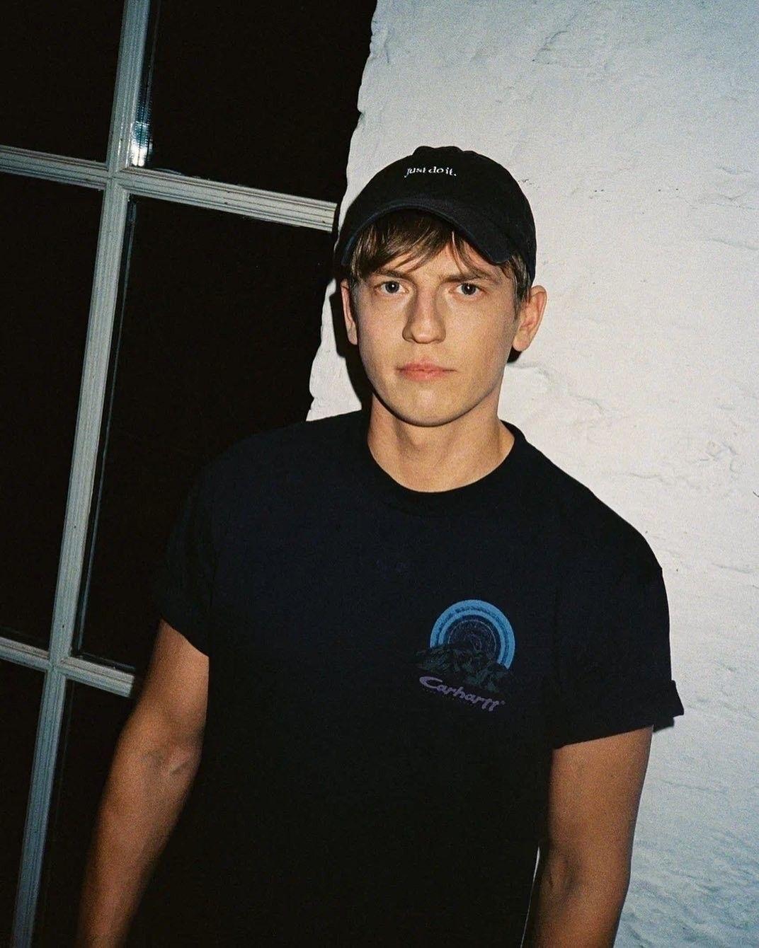 По всей России массово исчезают анонсы концертов Алексея Щербакова.