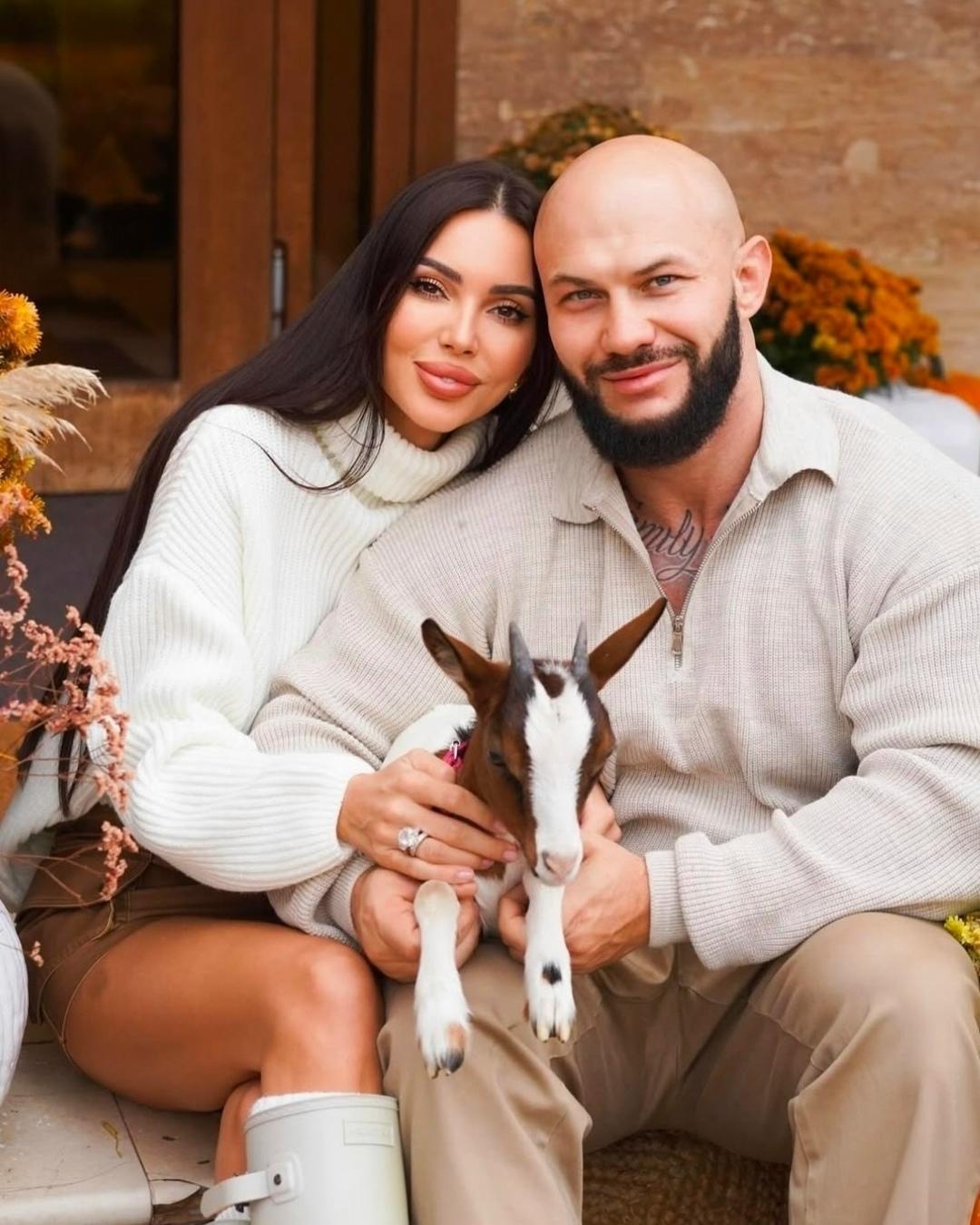 Оксана Самойлова призналась, что мечтает о пятом ребенке, при этом она не исключает, что отец малыша может быть не Джиган, а другой человек 😱