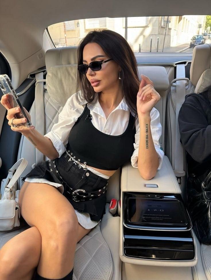 Оксана Самойлова продемонстрировала процесс продажи удобрений.