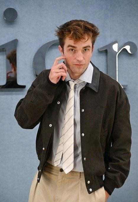 Роберт Паттинсон вместе с Зендеей внезапно пришли на премьеру фильма «Вот это драма!» в Лос-Анджелесе.