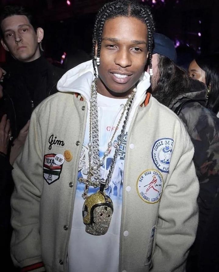 A$AP Rocky оставил комментарий под публикацией русского блогера.