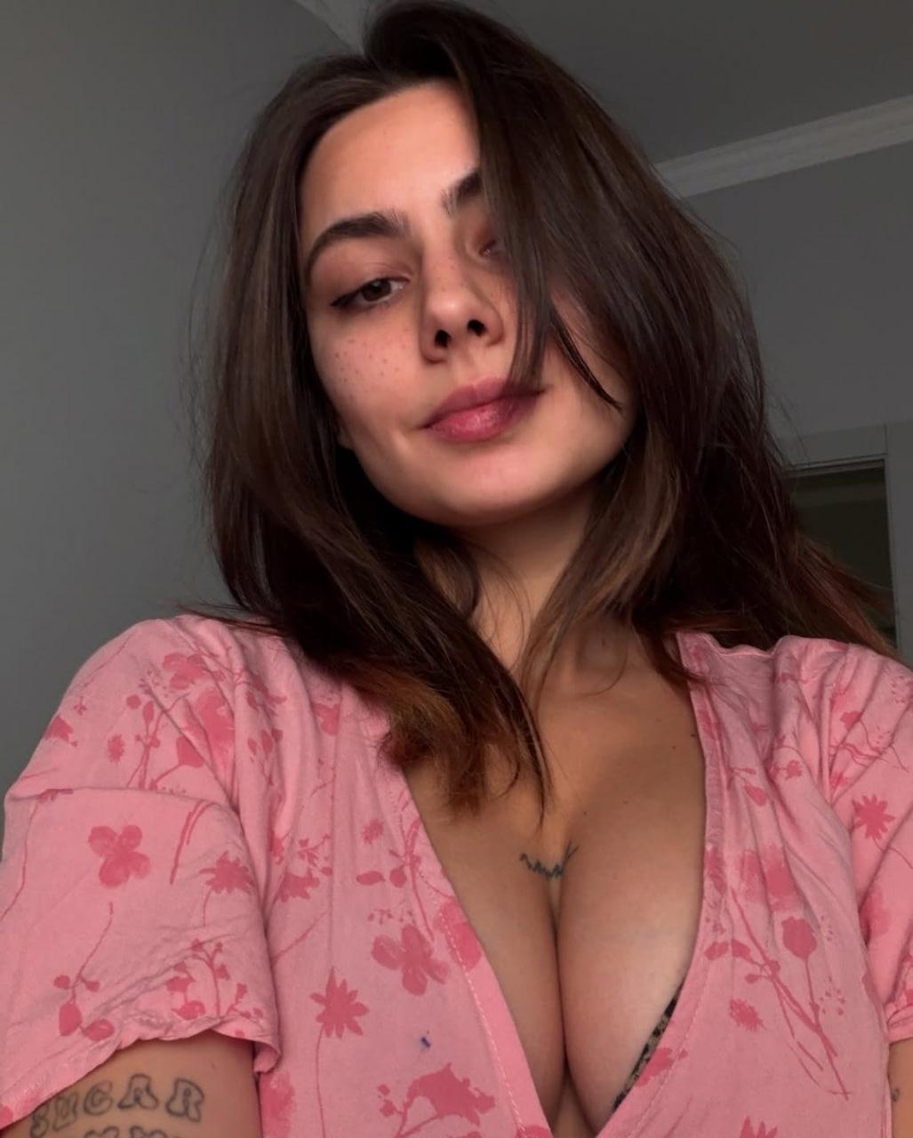 Нет парня или мужа. Кристина. Мне 28 лет.Очень веселая, не терплю скучных и унылых мужиков. Готова удивлять и гулять хоть до утра.