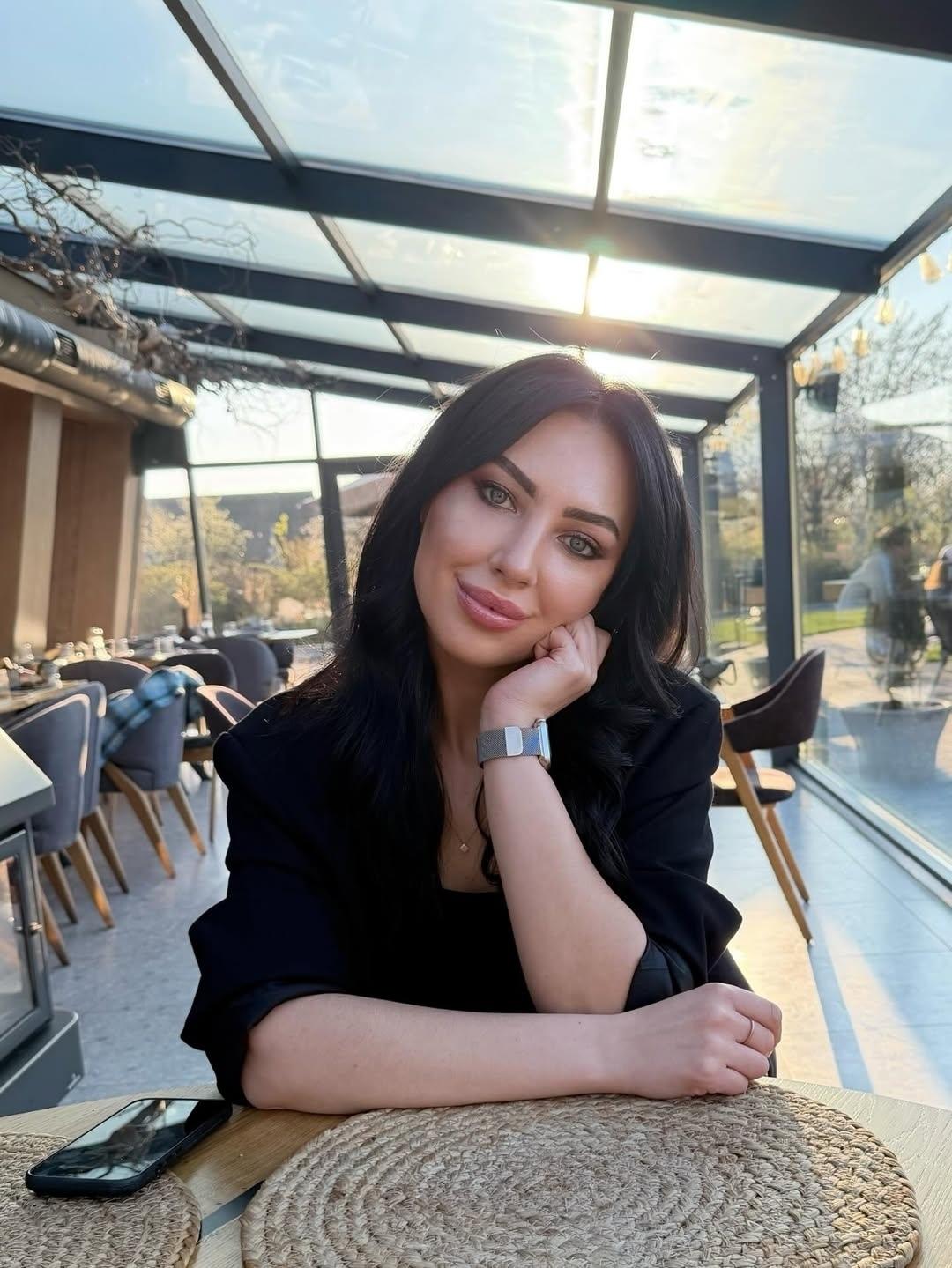 Инночка, развелась уже как 1 год назад.