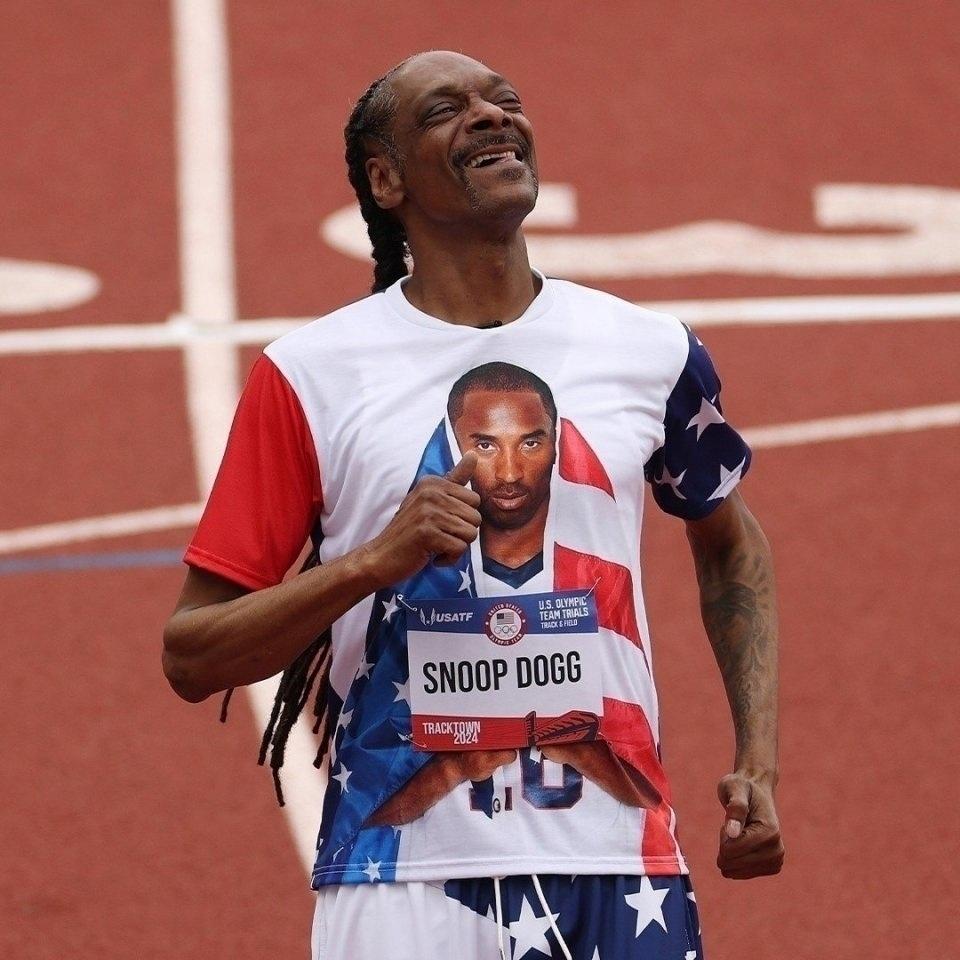 Рэпер Снуп Догг решил проверить свою физическую форму и принял участие в забеге на 200 метров в США, пробежав эту дистанцию за 34,4 секунды.