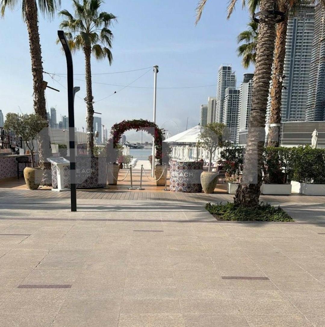 Дубай сегодня - город-призрак.