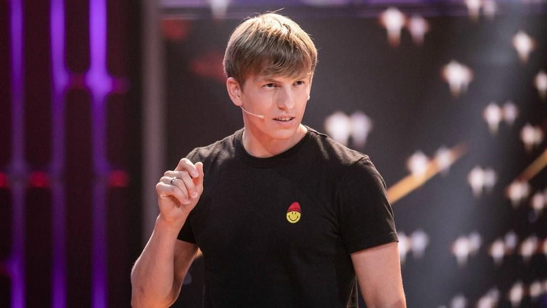 Алексей Щербаков трогательно поздравил супругу с годовщиной.