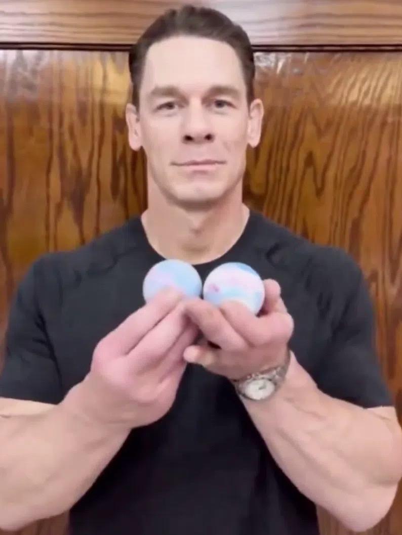 Джон Сина выложил на OnlyFans видео с надписью: «играю со своими шариками».