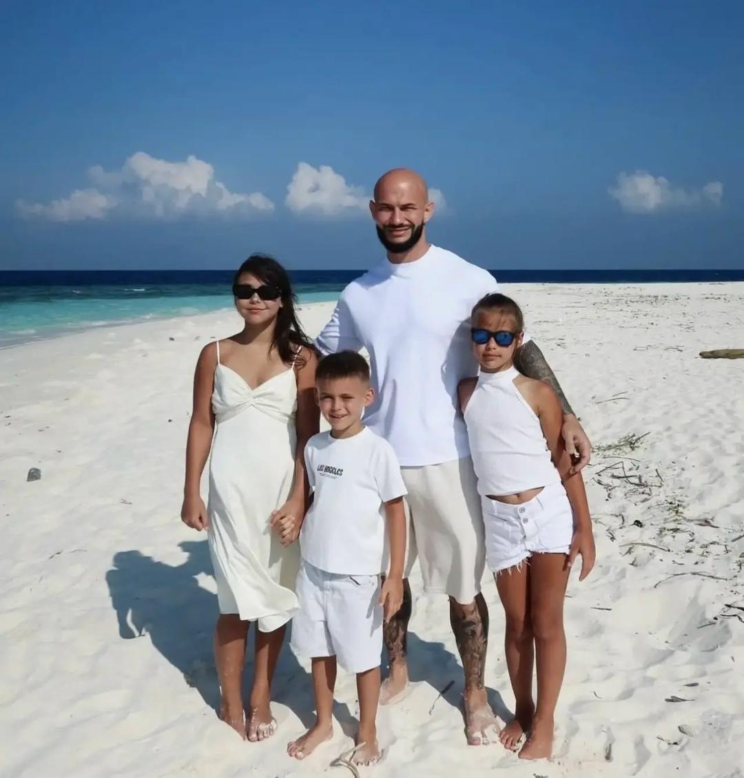 Семейная фотосессия у моря с Джиганом прошла в привычном стиле, однако на снимках нет Оксаны Самойловой 💔