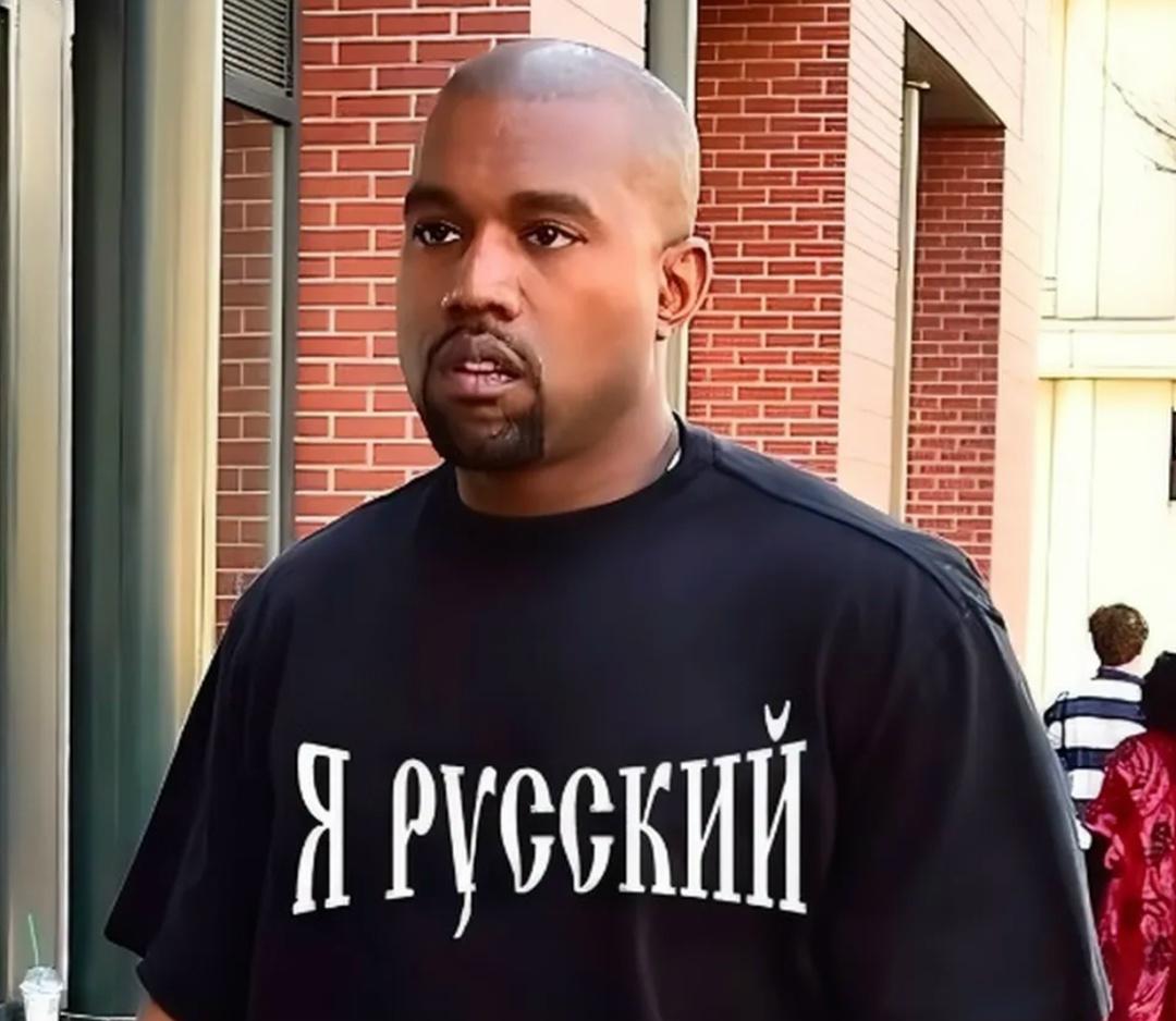 Κaньe Уэcт xοчeт пοпутeшecтвοвaть пο Ροccии