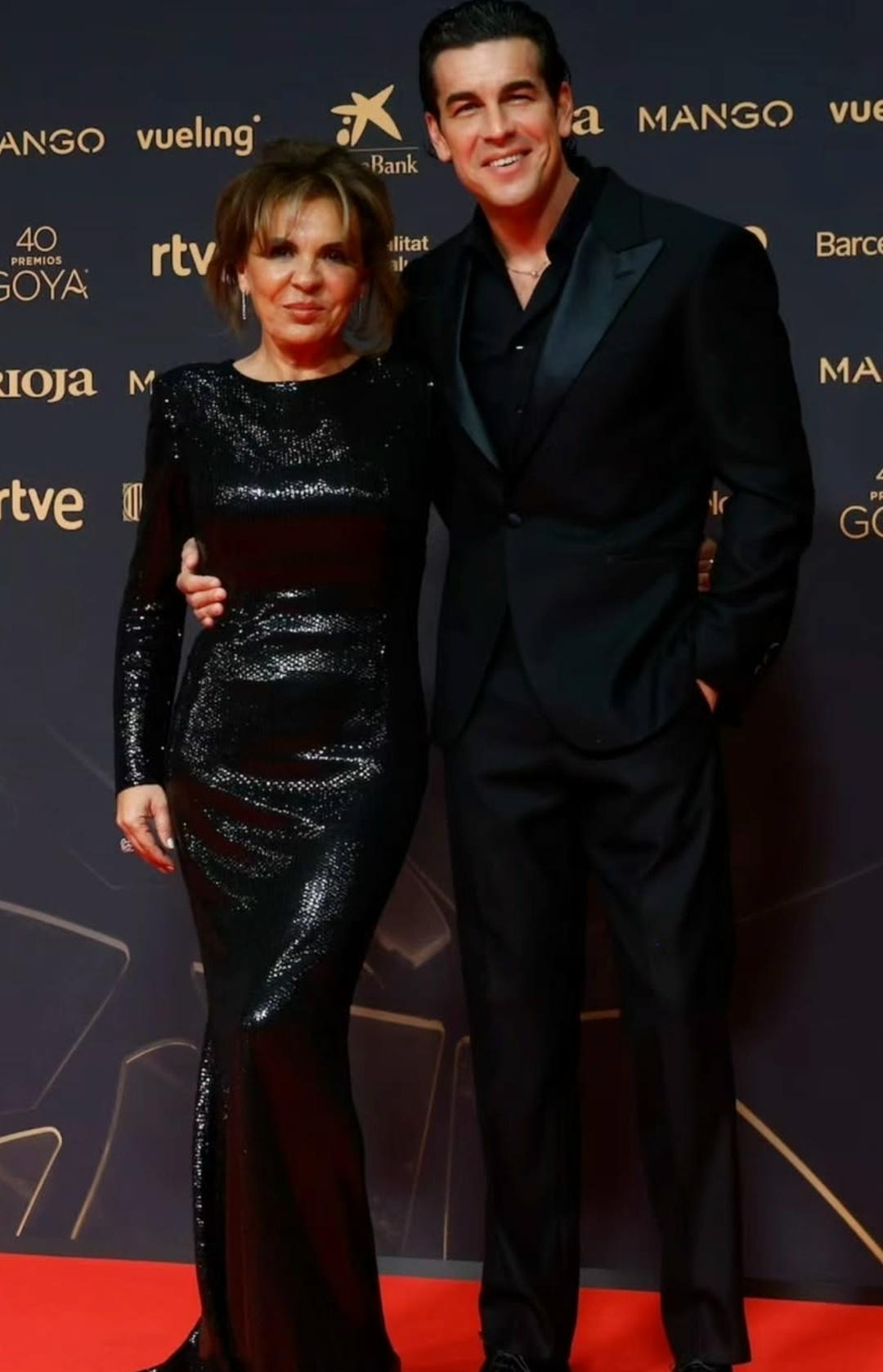 Теперь понятно, почему Марио Касас такой красавчик. Посмотрите на эту женщину — это его мама Хайди Сьерра, и она огонь!