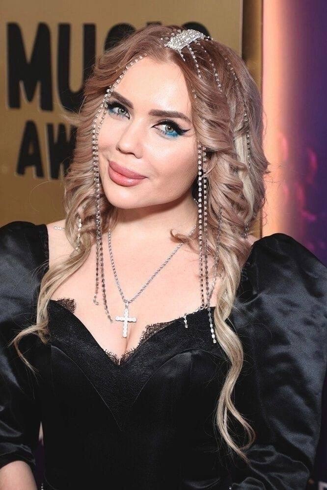 Карина Кросс теперь официально носит фамилию Рудаковская после свадьбы с Марком 💍