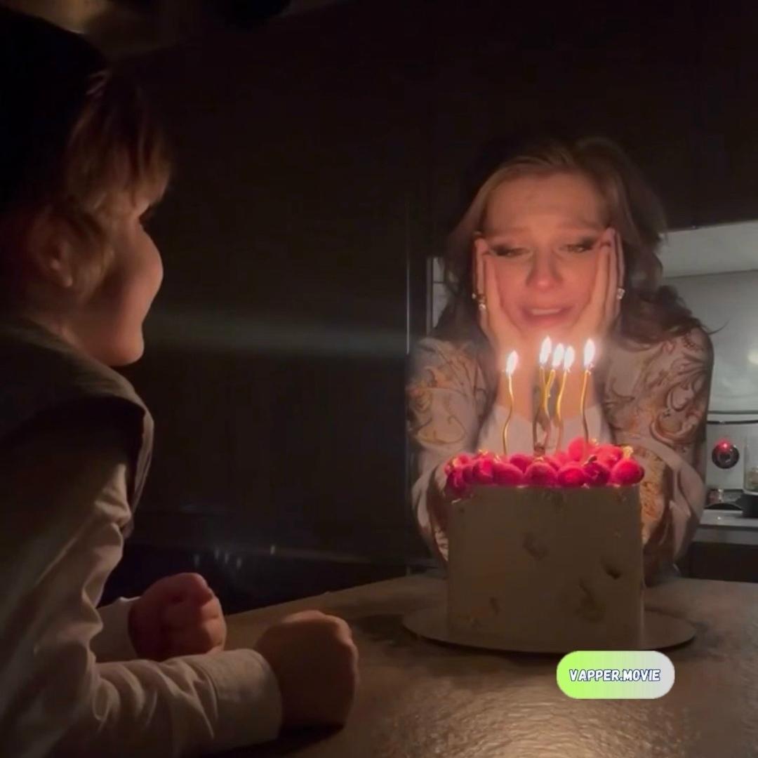 «Я безмерно рада»: Елизавета Арзамасова отметила свой 31-й день рождения в компании мужа Ильи Авербуха и детей.