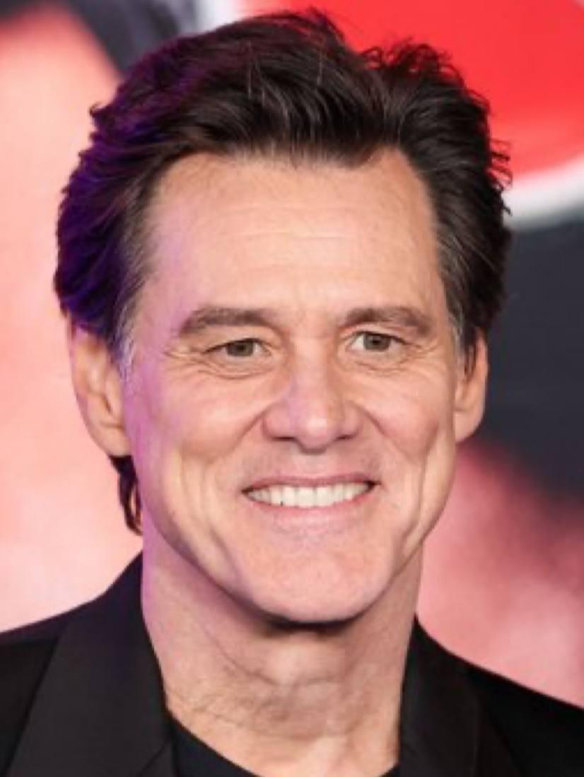 Поклонники Джима Керри заподозрили, что актера могли заменить двойником.