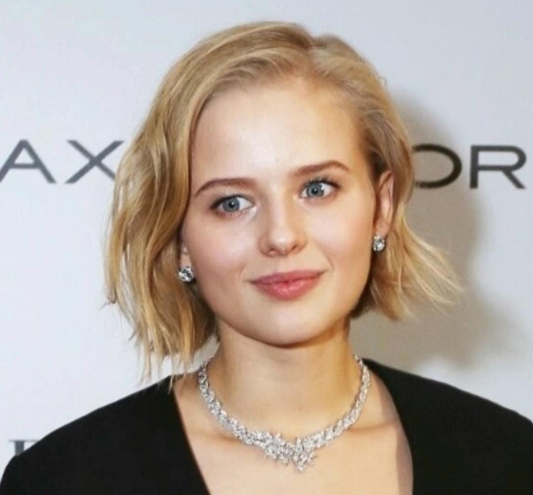 «У меня еще не было свадьбы мечты»: Саша Бортич призналась, что захотела выйти замуж за 27-летнего актера