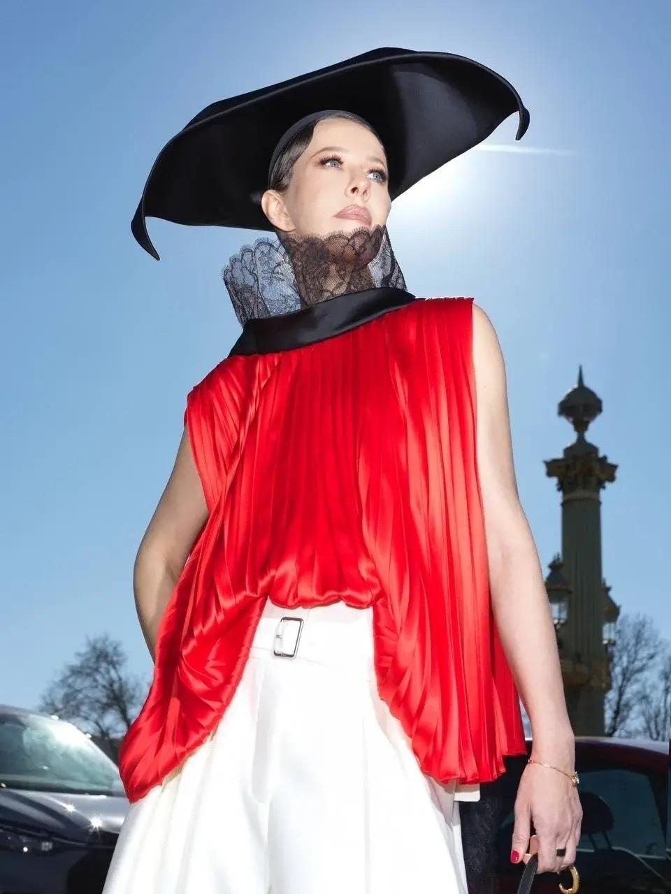 Новости из Парижа — потрясающий лук Ксении Собчак в саду Тюильри!