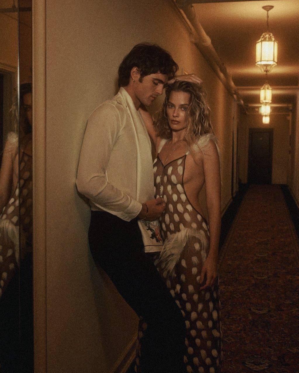 Марго Робби вместе с Джейкобом Элорди приняли участие в фотосессии для австралийского Vogue незадолго до выхода фильма «Грозовой перевал».